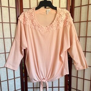 Elle Blouse, size L